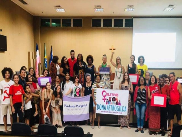 Mulheres do Coletivo Dona Astrogilda promovem campanha de doao
