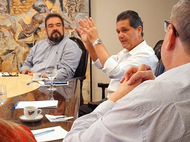 Governo do Estado debate demandas com representantes do Centro do Comércio de Café de Vitória