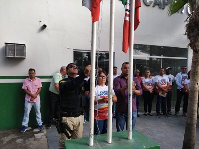 CAPIM GROSSO: MISSA E HASTEAMENTO DA BANDEIRA FORAM AS PRIMEIRAS ATIVIDADES DO DIA DE ANIVERSRIO DA CIDADE