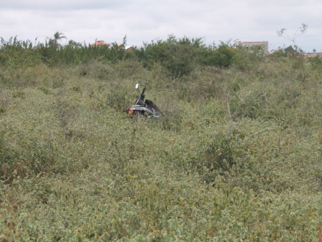 CAPIM GROSSO: CORPO  ENCONTRADO EMBAIXO DE UMA MOTOCICLETA NO BAIRRO JARDIM FORMOSA