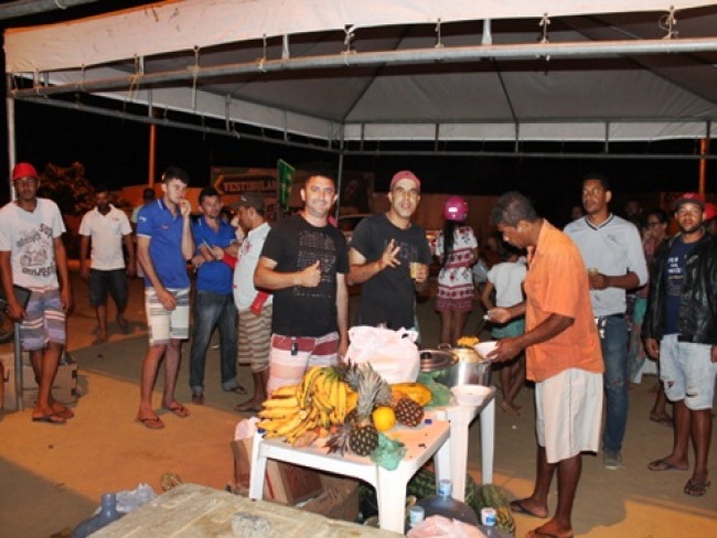 MOBILIZAO DOS CAMINHONEIROS EM CAPIM GROSSO NA NOITE DESTA QUINTA-DEIRA, VEJA VDEO