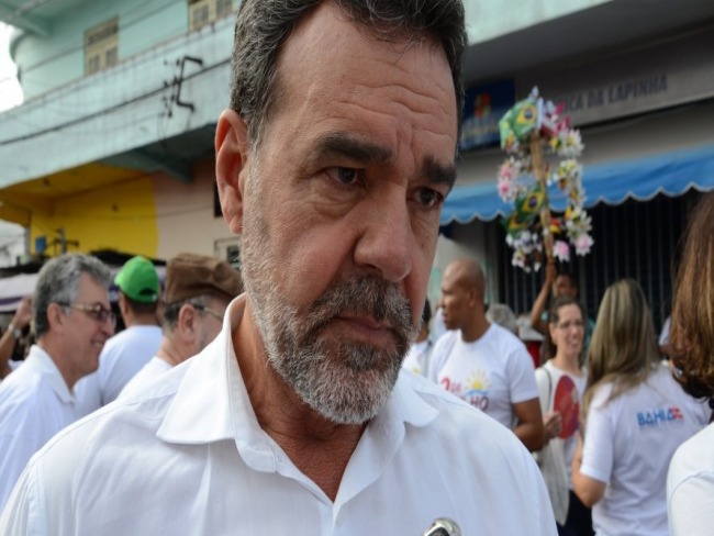 Daniel Almeida critica indefinio na chapa majoritria: 'estranha essa demora'