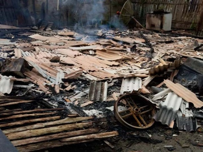 Casa de mulher  incendiada e fica destruda no sul da Bahia; ex que no aceitava fim de relacionamento  suspeito