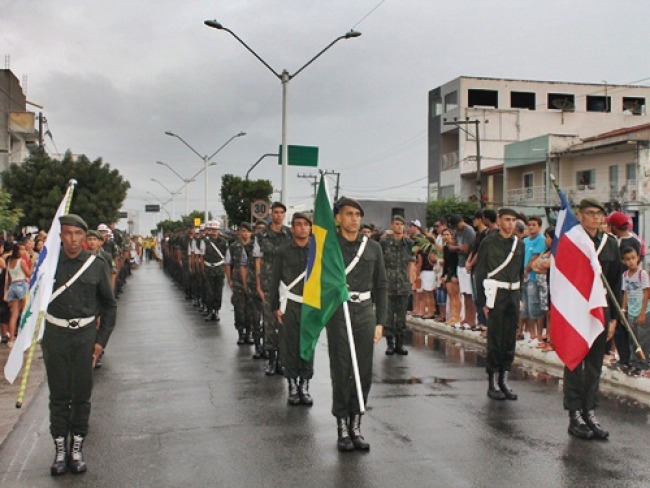 DESFILE CVICO DE 7 DE SETEMBRO EM CAPIM GROSSO