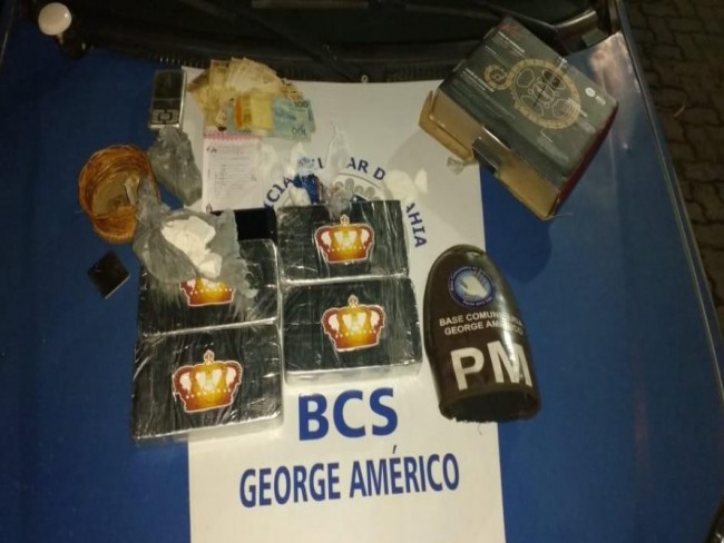 Homem  preso com tabletes de cocana avaliados em R$ 140 mil em Feira de Santana