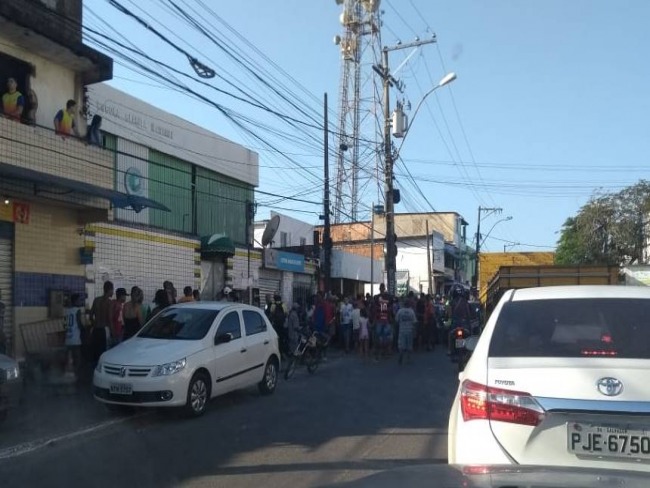 Assalto em casa lotrica deixa um morto e feridos em Salvador