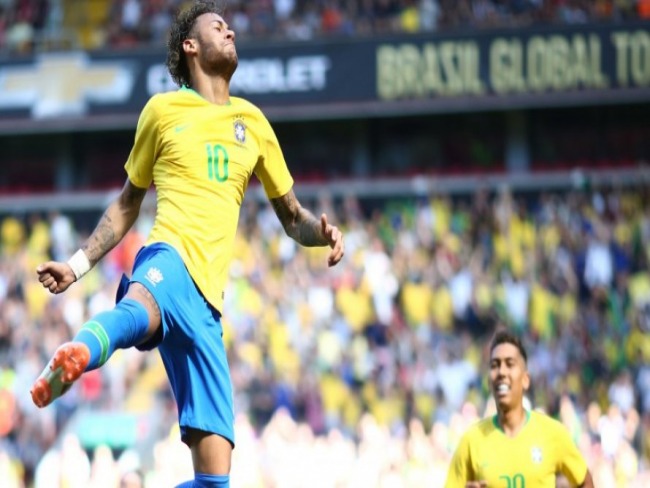 Tite divulga lista de jogadores convocados para prximos amistosos do Brasil