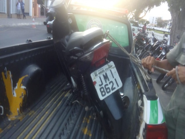 SMTT apreende moto com placa clonada em Jacobina