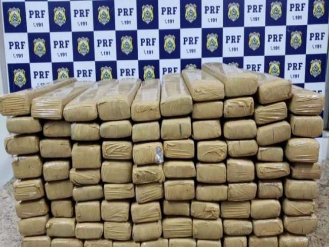 Passageiro de nibus  preso com 100 kg de maconha em Conquista