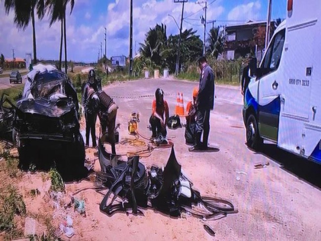 Acidente grave deixa um homem morto e uma mulher ferida em Camaari