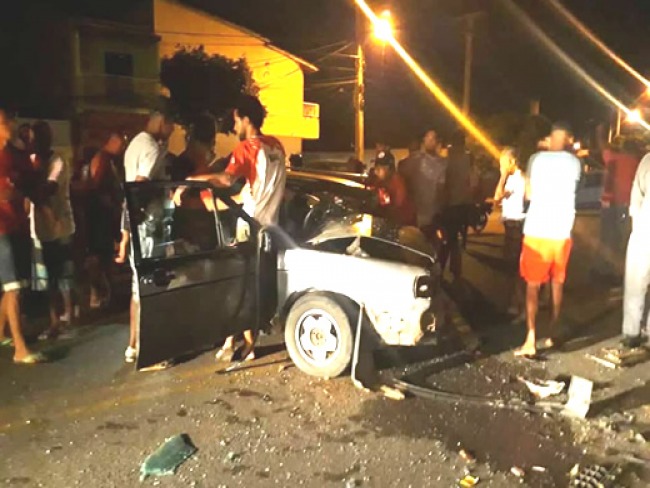 Coliso entre carro e caminho deixa homem ferido em Capim Grosso, veja vdeo