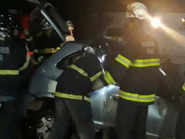Cristpolis: Batida entre carro e carreta deixa 3 pessoas mortas no oeste.