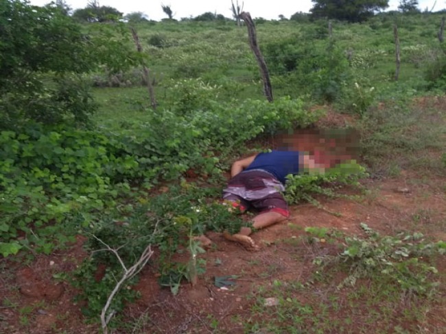 Homem  encontrado morto com tiros na cabea e nas costas na zona rural de Queimadas