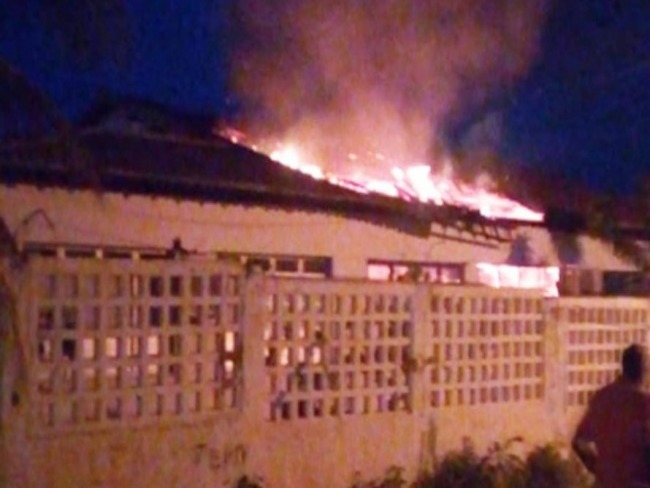 Sem segurana, escola estadual  incendiada no interior da Bahia