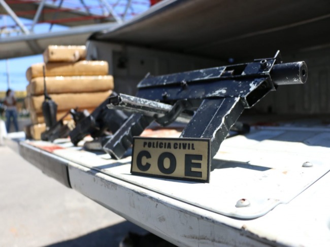 Ao em Cassange: metralhadora, mais duas armas, 15 kg de drogas e um morto