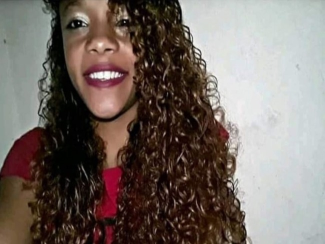 Salvador: Garota de 14 anos  morta a tiros enquanto andava de moto