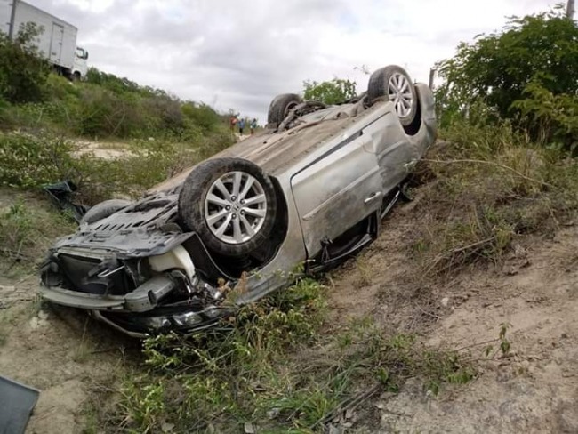 Enfermeiro que reside em Cansano capota veculo aps deixar planto em Nordestina