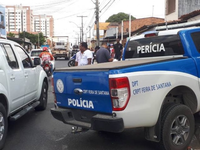 Homem  assassinado enquanto vendia frutas na frente de casa em Feira de Santana