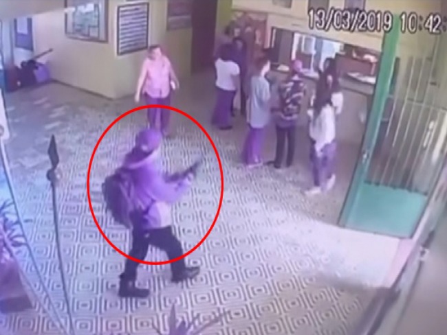 Vdeo: Cmeras de segurana flagram ao de atiradores em escola de Suzano