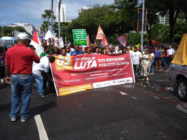 Salvador Caminha dos Servidores Pblicos do Estado reivindicando dilogo com o governo