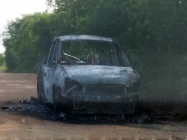 Dois corpos carbonizados so encontrados dentro de carro em Serrinha