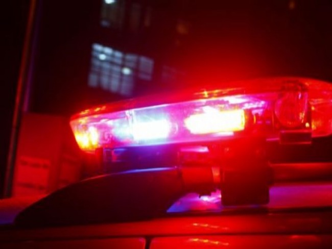 PMs so surpreendidos por 15 homens armados em Santa Cruz; Policial acabou ferido na ao