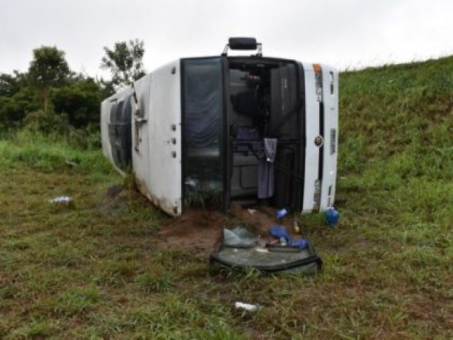 Acidente em nibus com 45 torcedores do Corinthians: vtimas seguem no Hospital Geral de Vitria da Conquista, veja vdeo