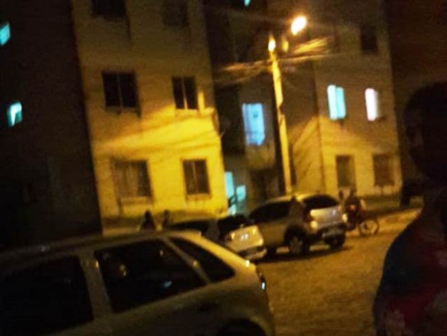 Feira de Santana: Duas pessoas assassinadas em residencial no bairro Mangabeira