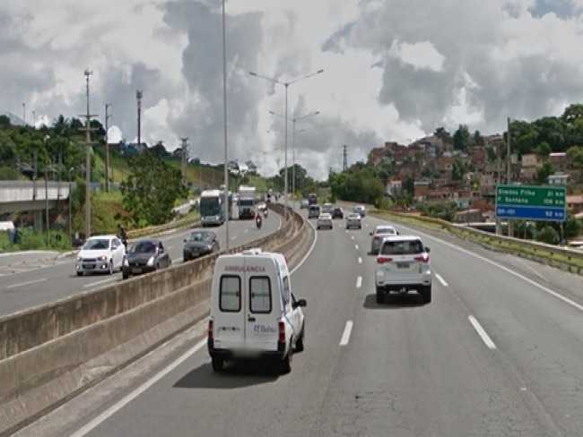 Salvador: Acidente na BR-324 deixa motociclista ferido