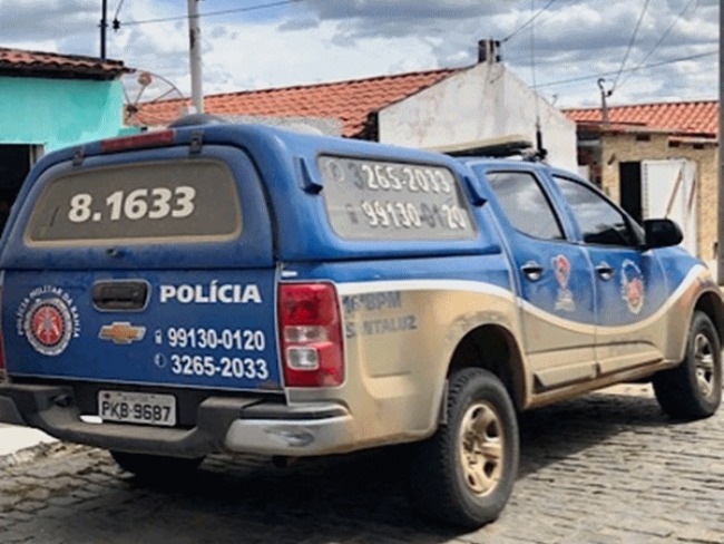 Homem  morto a tiros aps ter casa invadida em Santaluz 