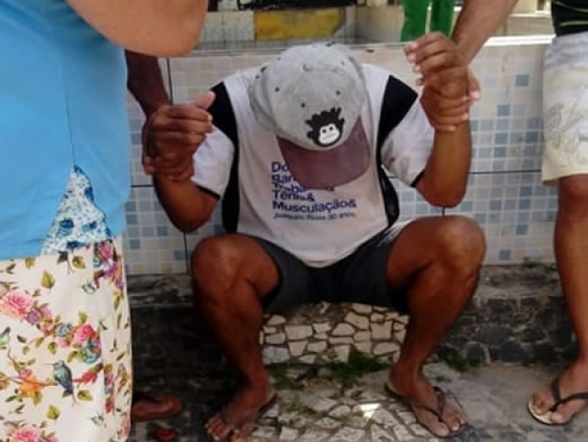 Homem tenta atacar mulheres e  capturado por populares em Capim Grosso