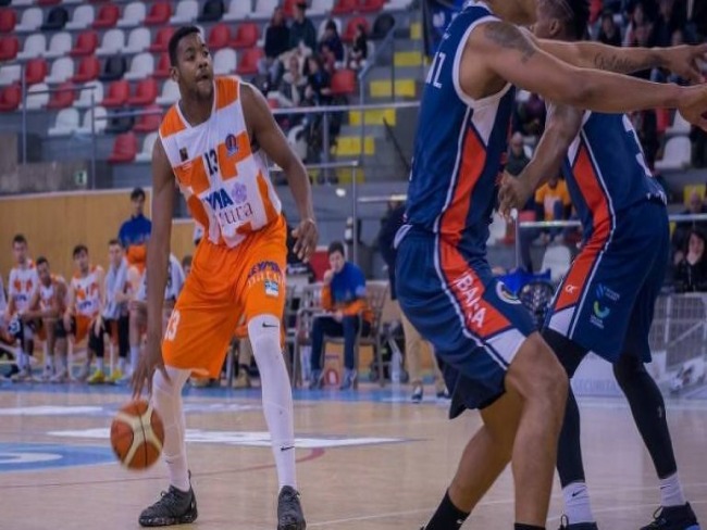 Revelao do basquete, Michael Uchendu morre aps acidente em So Paulo