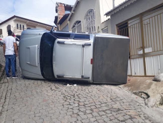 IDOSO CAPOTA VECULO EM CAMPO FORMOSO