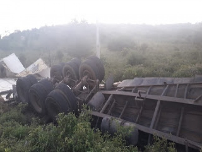 Caminhoneiro morre em grave acidente na BA-130, entre Mairi e Baixa Grande