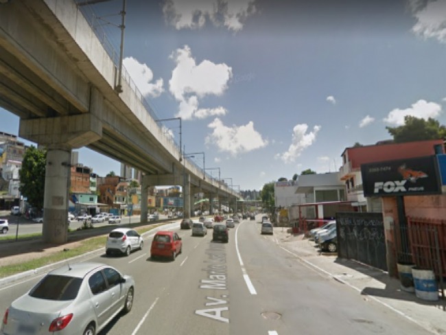 Duas pessoas morrem aps carem de moto na Avenida Bonoc, em Salvador