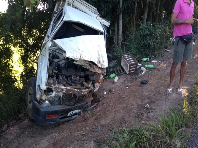 Prado-BA: Acidente com trs carros deixa trs feridos na BA-489