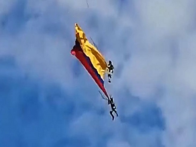 VDEO: Populares filmam morte de militares ao carem de helicptero