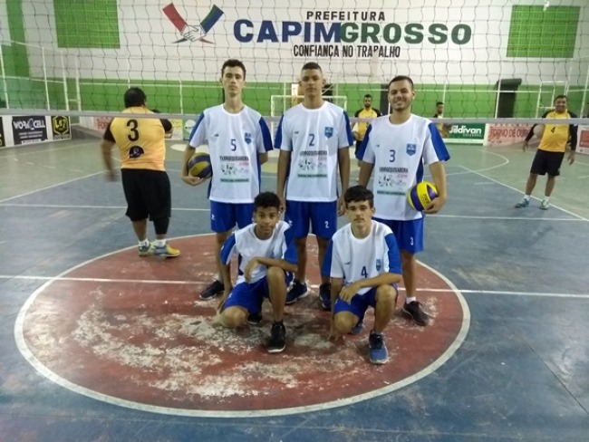 Capim Grosso: Equipe de volei 4 x 4 do Grupo Jorgequixabeira vence a Farmcia Sade