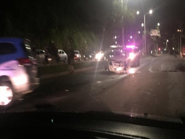 Salvador: Acidentes seguidos deixam um motociclista morto e dois policiais feridos na Avenida San Martin