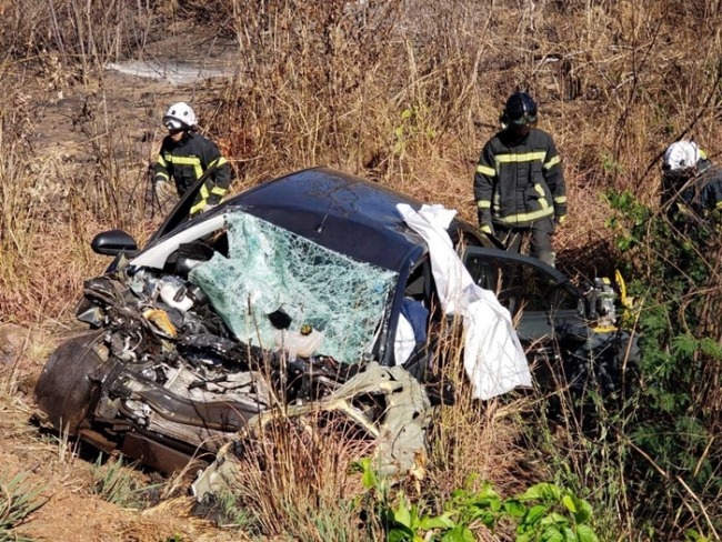 ACIDENTE ENTRE CARRETA E CARRO DEIXA MORTOS E FERIDOS EM RODOVIA DO OESTE DA BAHIA