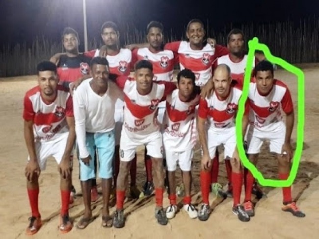 Jogador morre ao passar mal durante torneio de futebol na Bahia