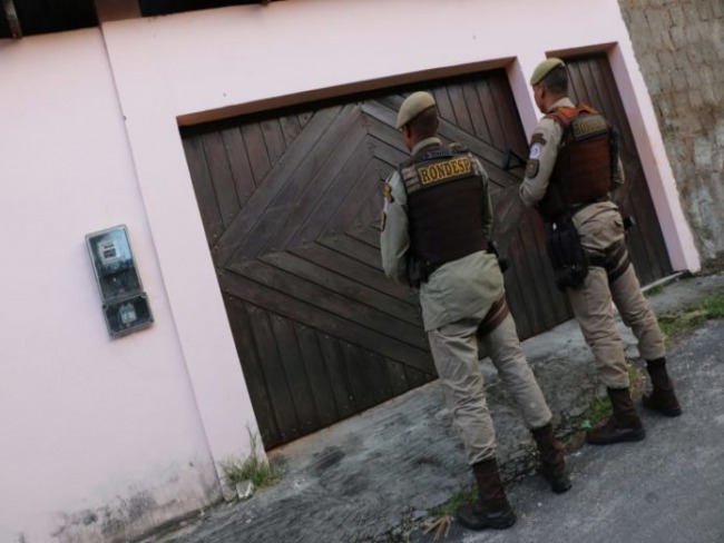 Rondesp descobre bunker em casa de luxo com R$ 1,5 milho em drogas em Itapu