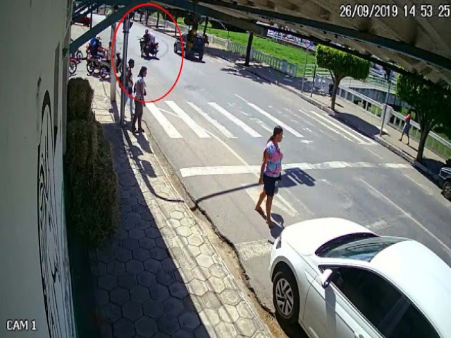 Motociclista avana sinal vermelho e  atingido por moto em Jacobina; veja vdeo