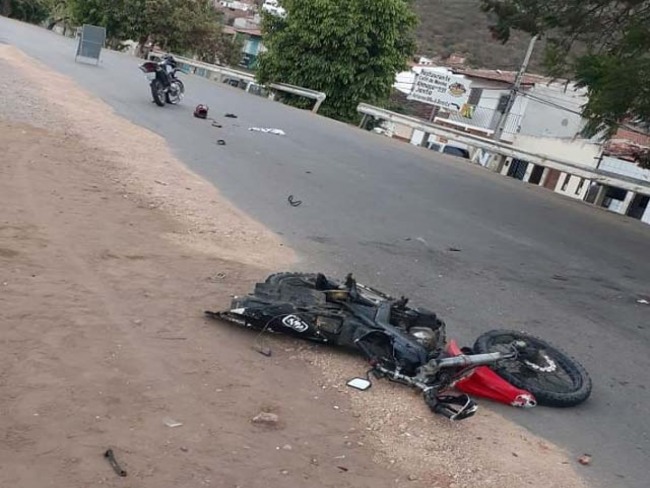 'Ficaram inconscientes no meio da pista', conta testemunha sobre acidente com motos em Jacobina