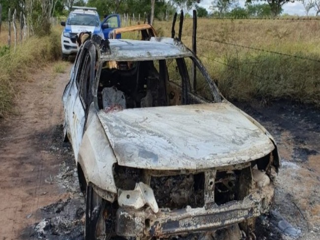 Quatro corpos so encontrados carbonizados dentro de carro em Santo Estevo