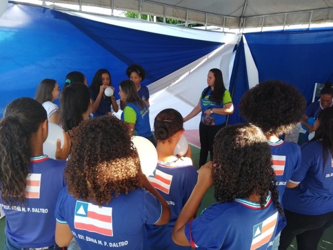 FCG participa da 1 Feira das Profisses do Col. Edna Moreira Pinto Daltro