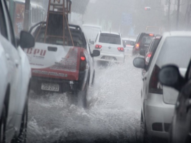 Codesal registra quase 40 ocorrncias nesta tera-feira, sendo 11 ameaas de deslizamento