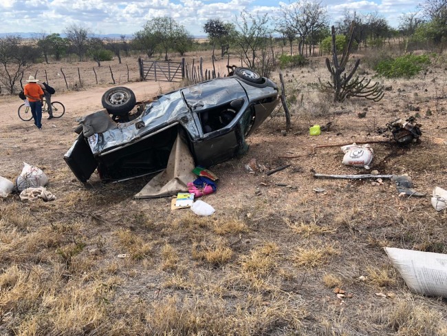 Homem morre aps capotamento de veculo na estrada entre Senhor do Bonfim e Andorinha