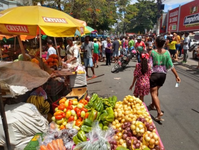 Feira de Santana: Jovem de 19 anos  assassinada na frente da me, em tentativa de assalto na Rua Marechal Deodoro