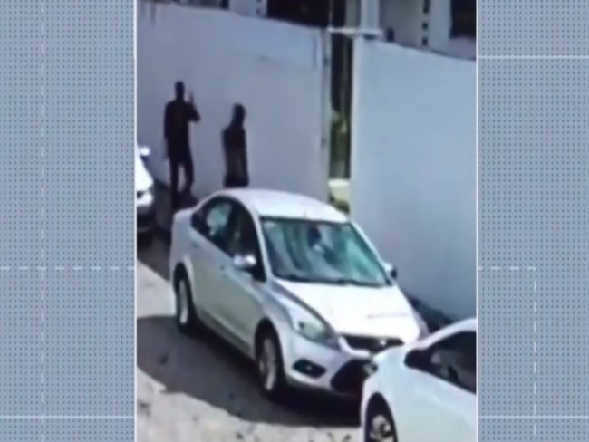 Feira de Santana: Bandidos roubam carros e celulares durante assalto em posto de sade do bairro Pedra do Descanso